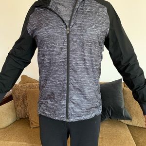 Lululemon windbreaker XL